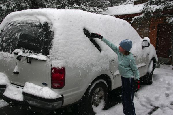 marycleaningsnowoffcar