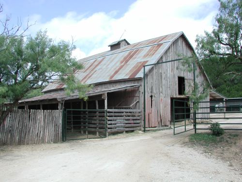 horse_barn